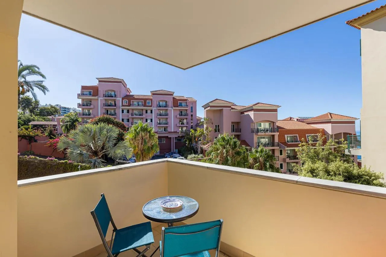 Atlantic Ocean View Apartment Funchal  0*, Funchal (Madeira)
